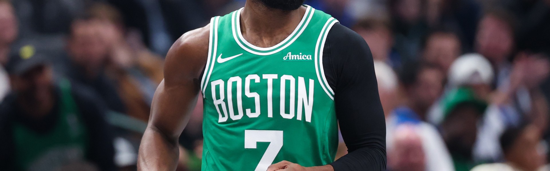 次节就被驱逐！杰伦·布朗出战15分钟 8中4拿到8分2板7助1断