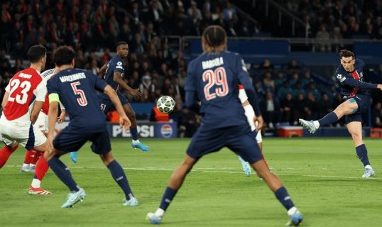 从遭放弃到共同杀入决赛，法维安让恩里克认错