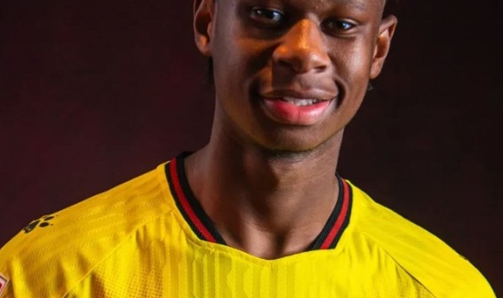 8868体育-姆富尼：我曾在曼城和利物浦同时接受训练，但最终选择了前者