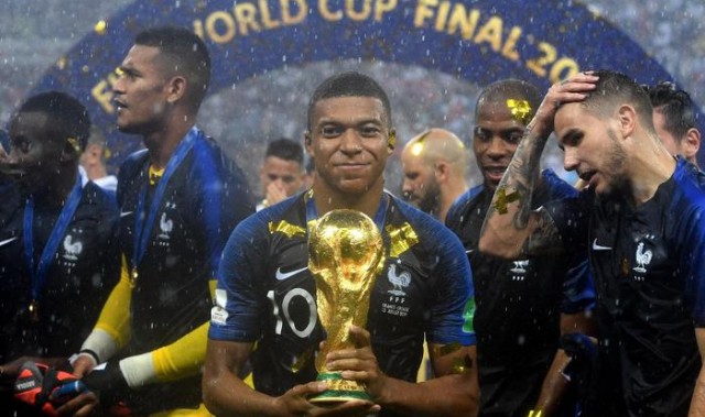 FIFA:登贝莱等巴黎三人、姆巴佩、恩佐有机会成为“双世界冠军”