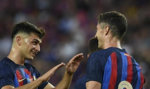 8868体育-莱万诺坎普首秀露狰容，巴萨西甲冠军最低消费？